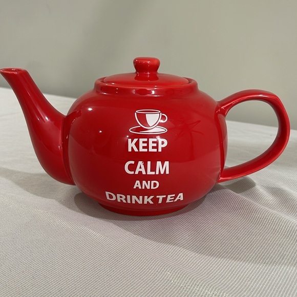 The Old Pottery Company Keep Calm And Drink Tea Red Ceramic Teapot 4 Cup Lid - Picture 4 of 11